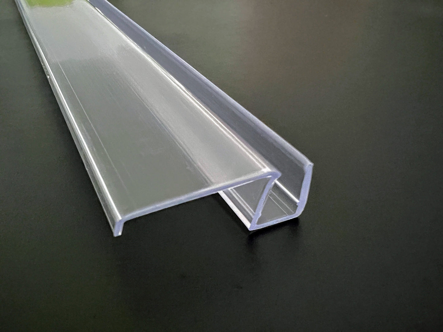 Schiebetürdichtung für unten mit ca. 22 mm "Dächlein", für Lücken von 2 - 7 mm,  Art.Nr. 009D1