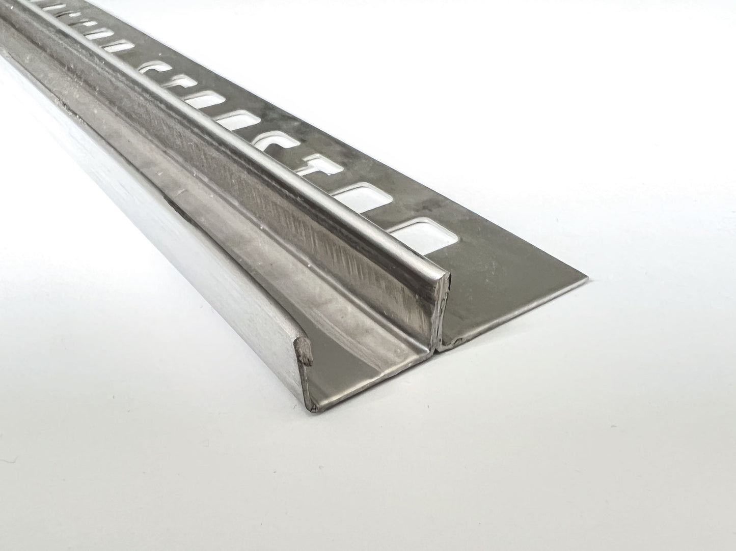 Fliesen-U-Winkelprofil "Slimline"; Edelstahl matt geschliffen K220 (gebürstet); Art.Nr. U-E-K220