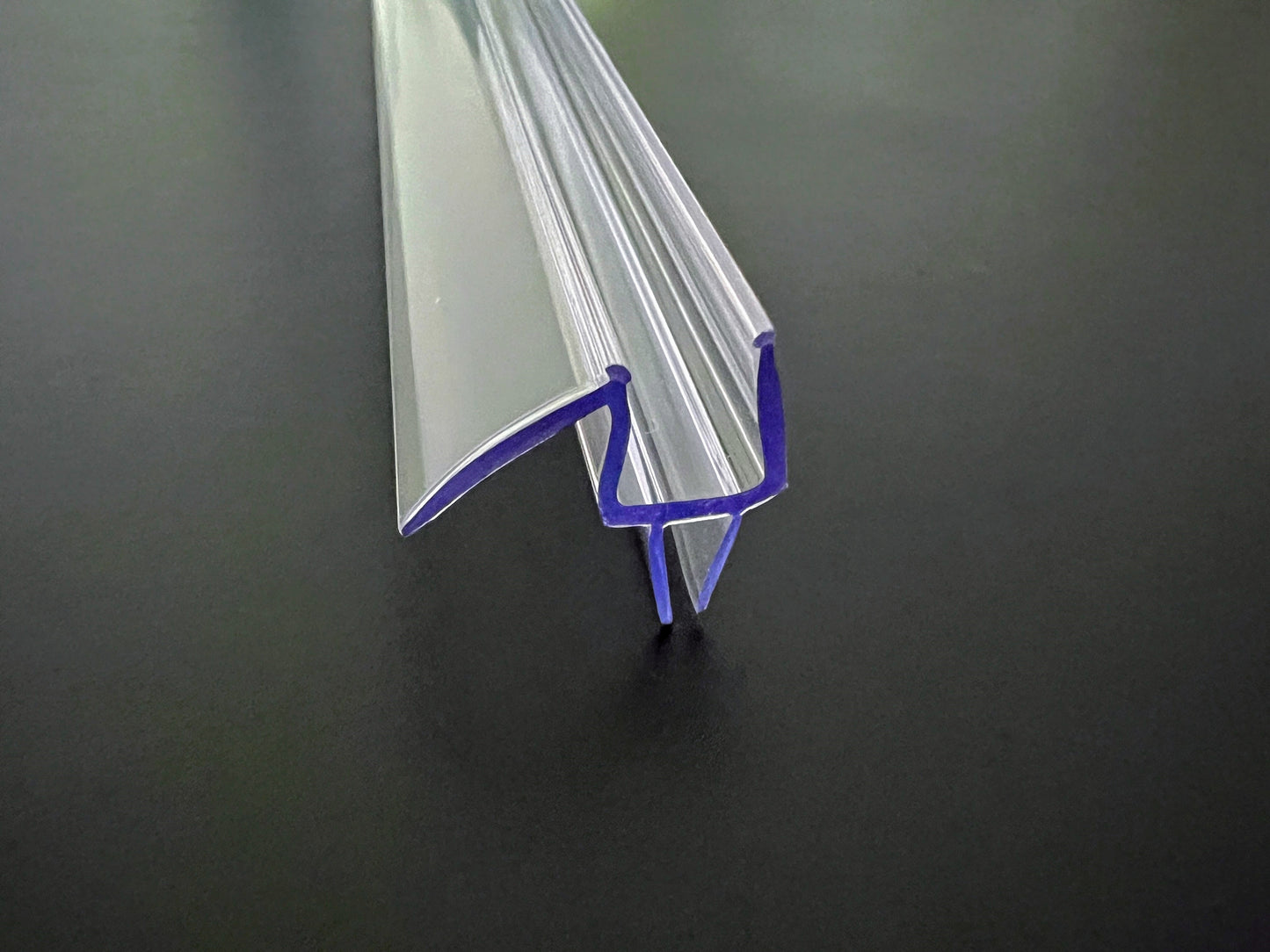 Duschdichtung mit doppelten Dichtgummi unten u. Dächlein oben, für Lücken von 7 - 9 mm, Art.Nr. S009B1