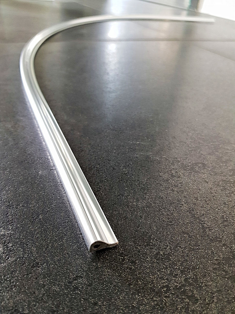 Schwallprofil aus Alu gebogen, 15 x 8 mm; Art.Nr. 8881/8882