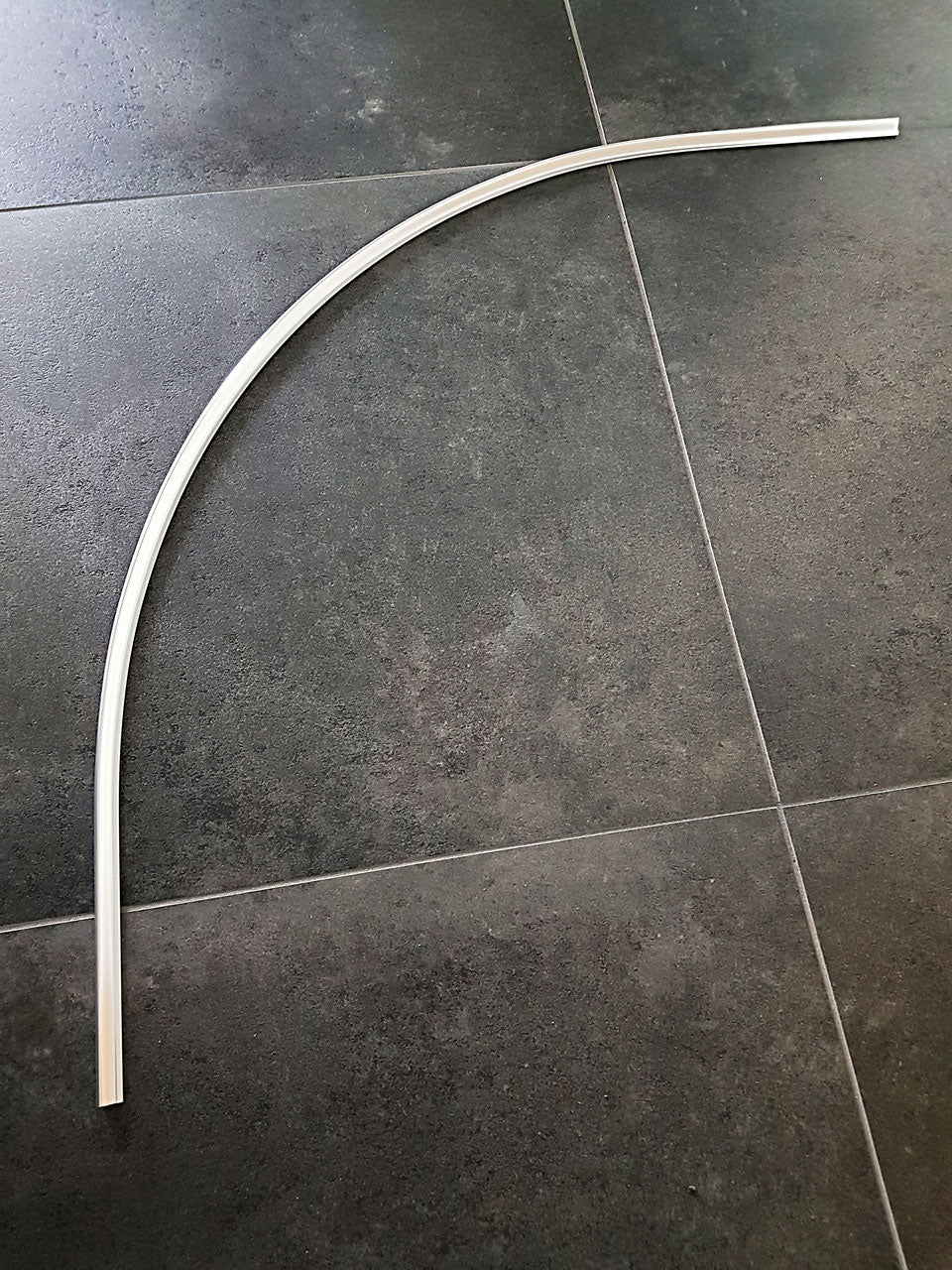 Schwallprofil aus Alu gebogen, 15 x 8 mm; Art.Nr. 8881/8882